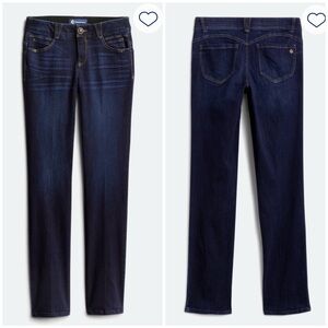 Democracy Natalie Ab Solution Straight
Leg Jean, size 8, dark indigo blue
